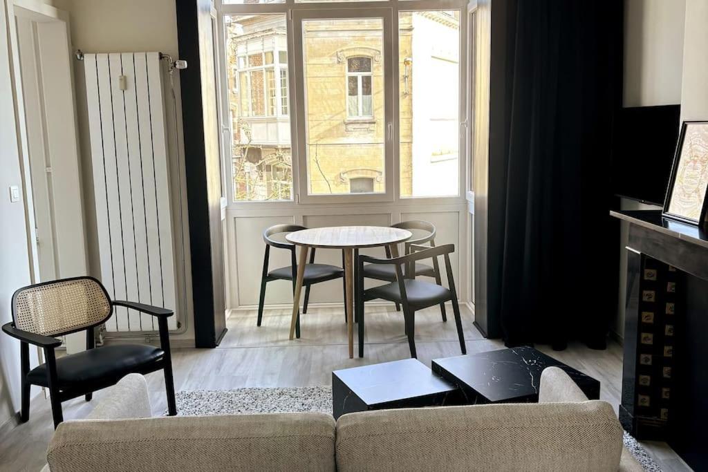 Ferienwohnung Au Cabinet Childeric Tournai Exterior foto
